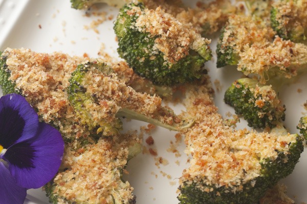 Flash-Roasted Broccoli With Spicy Crumbs